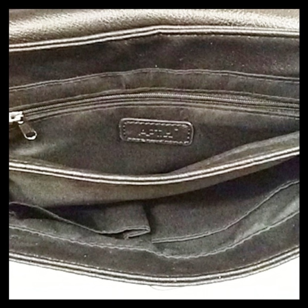 NEW Apt. 9 Crossbody Chain Bag. - Picture 3 of 4